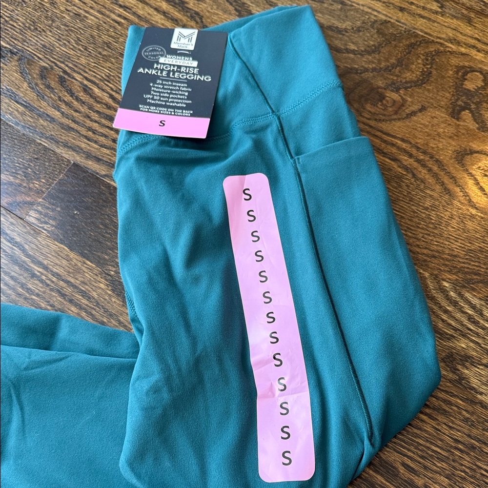 Stylish woman’s Teal Leggings - Picture 4 of 6